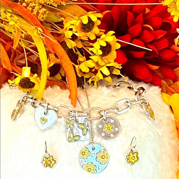 Make an Offer πCome on send me an offer letβs make your Tuesday Treat YOU dayπ - Picture 7 of 16